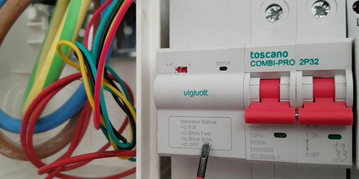 Wat is een overspanningsbeveiliging en waarvoor dient het?