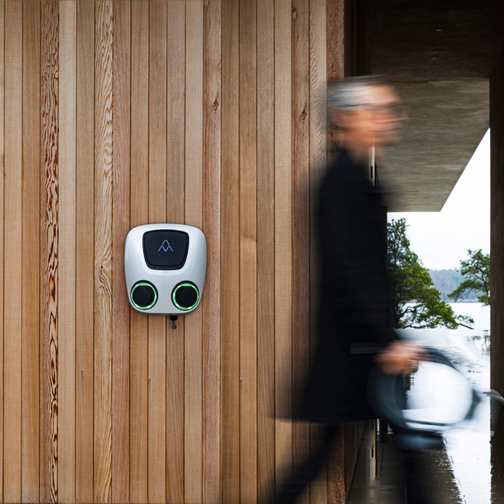 Chargeur de voiture électrique double avec wifi 2 x 22 kW Charge Amps Aura Twin Socket avec la référence 130909 de la marque CHARGE AMPS