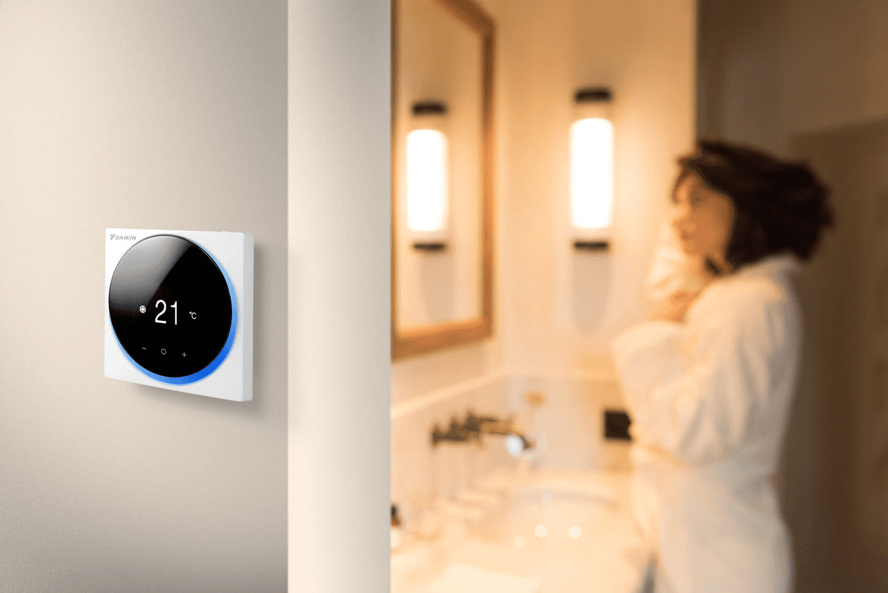 Thermostat câblé Daikin Madoka BRC1H52W avec la référence BRC1H52W de la marque DAIKIN