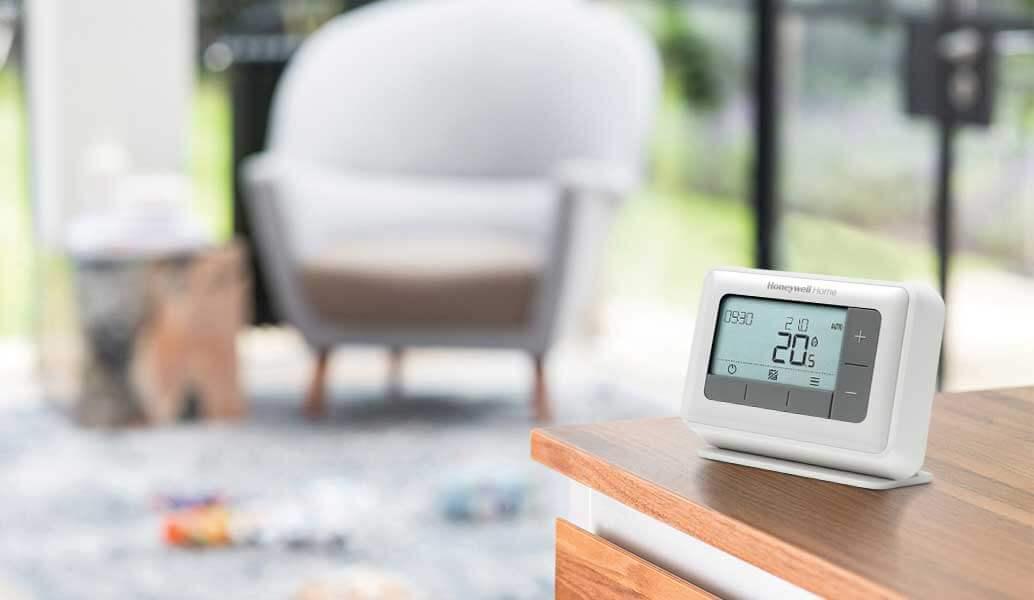Thermostat sans fil Honeywell T4R avec support de table avec la référence Y4H910RF4005 de la marque RESIDEO