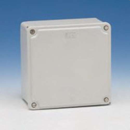 Boîte de dérivation aveugle avec couvercle opaque 110x110x50mm avec la référence I-6202 de la marque BJC
